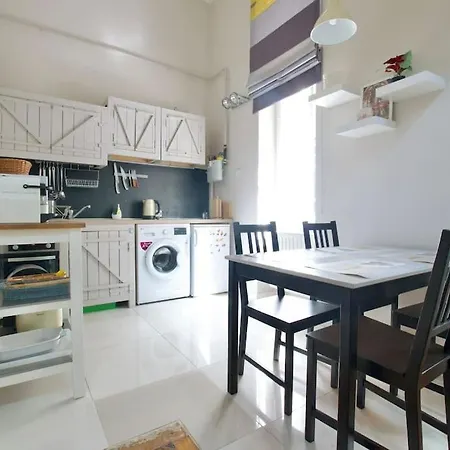 Standard By Hi5 - Bright Place 布达佩斯